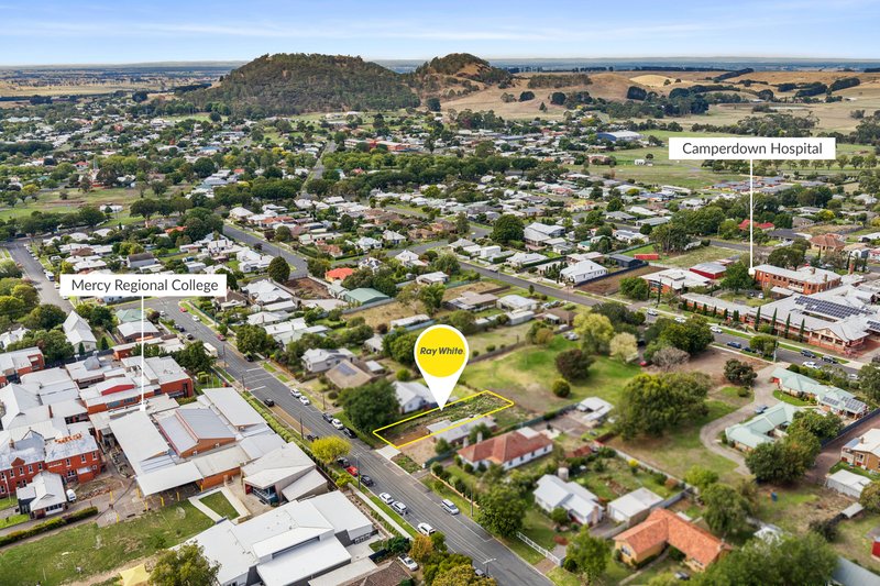 Photo - 13A Dimora Avenue, Camperdown VIC 3260 - Image 3
