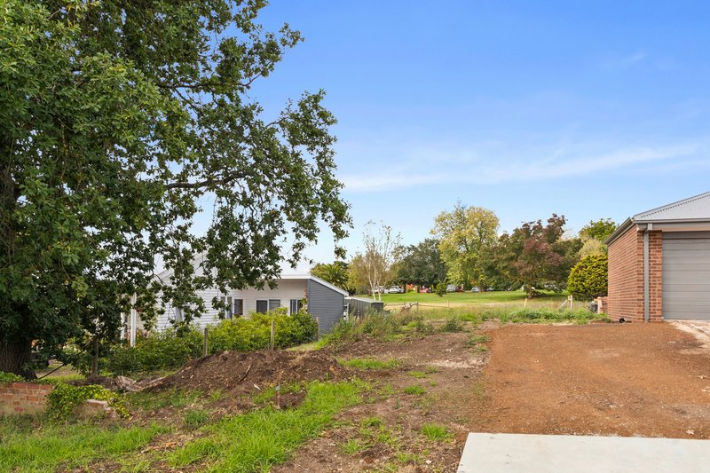 Photo - 13A Dimora Avenue, Camperdown VIC 3260 - Image 4