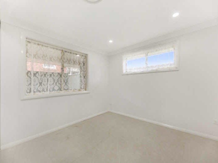 Photo - 13A Frederick Street, Pendle Hill NSW 2145 - Image 4