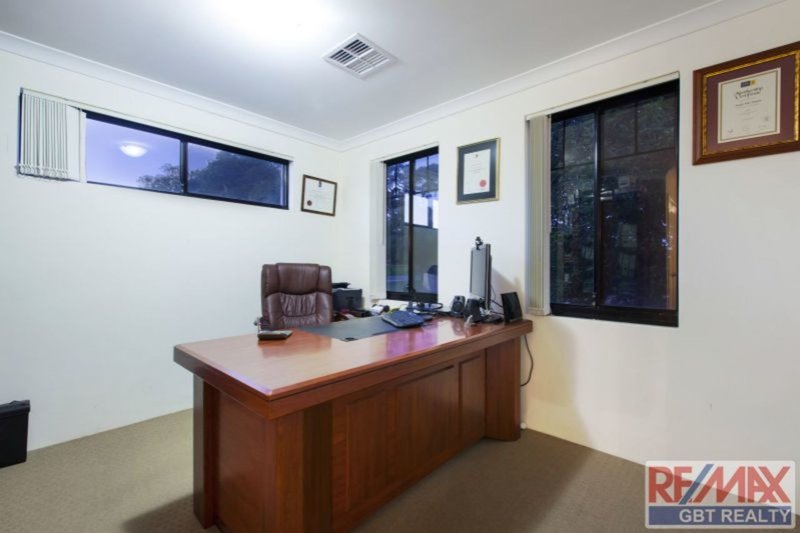 Photo - 13A Kimbara St , Nollamara WA 6061 - Image 12