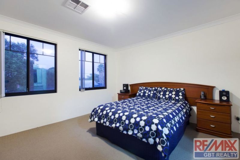 Photo - 13A Kimbara St , Nollamara WA 6061 - Image 13