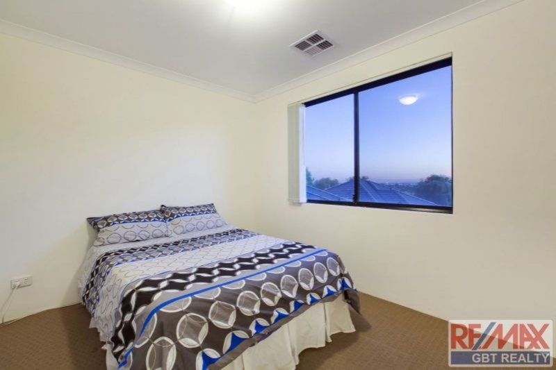 Photo - 13A Kimbara St , Nollamara WA 6061 - Image 15