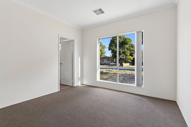 Photo - 13A Oakland Avenue, Cloverdale WA 6105 - Image 6
