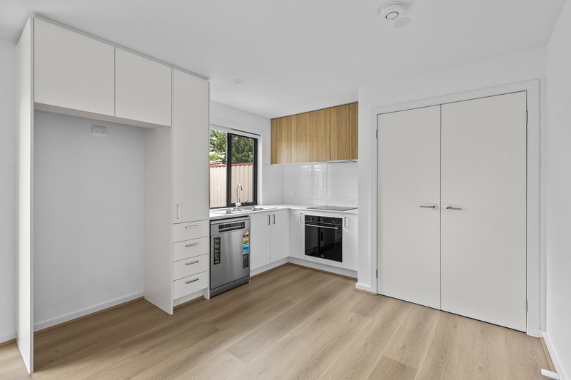 Photo - 13A Pyalong Crescent, Dallas VIC 3047 - Image 4