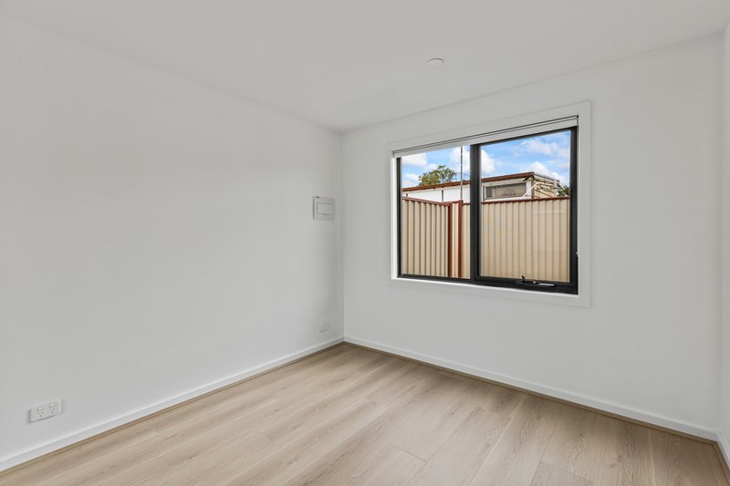 Photo - 13A Pyalong Crescent, Dallas VIC 3047 - Image 7
