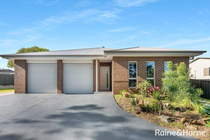 Photo - 13A Renown Avenue, Shoalhaven Heads NSW 2535 - Image 1