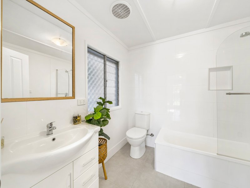 Photo - 13a Short Street, Woody Point QLD 4019 - Image 4