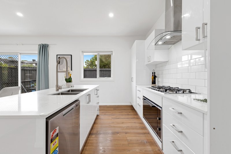 Photo - 13A Vision Street, Chadstone VIC 3148 - Image 5