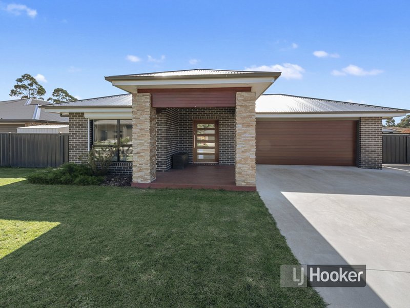 Photo - 13a Yulambi Court, Wynyard TAS 7325 - Image 2