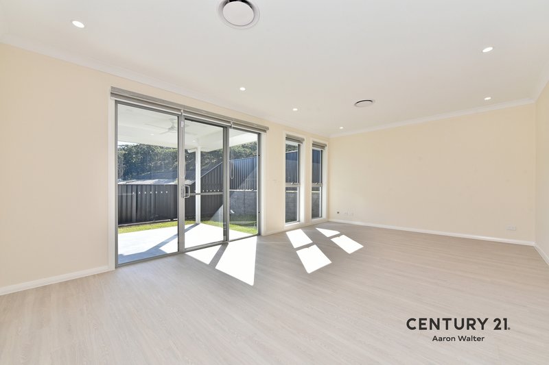 Photo - 13b Gracie Avenue, Cameron Park NSW 2285 - Image 3