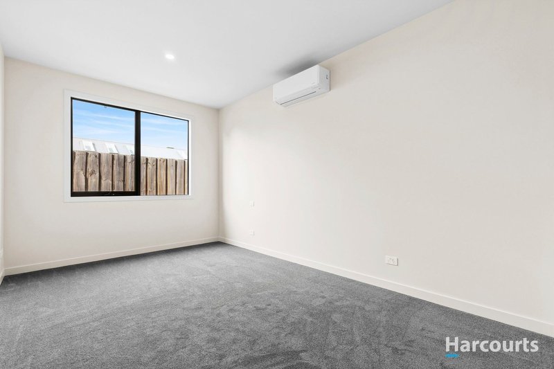 Photo - 13B Myrtle Grove, North Shore VIC 3214 - Image 4