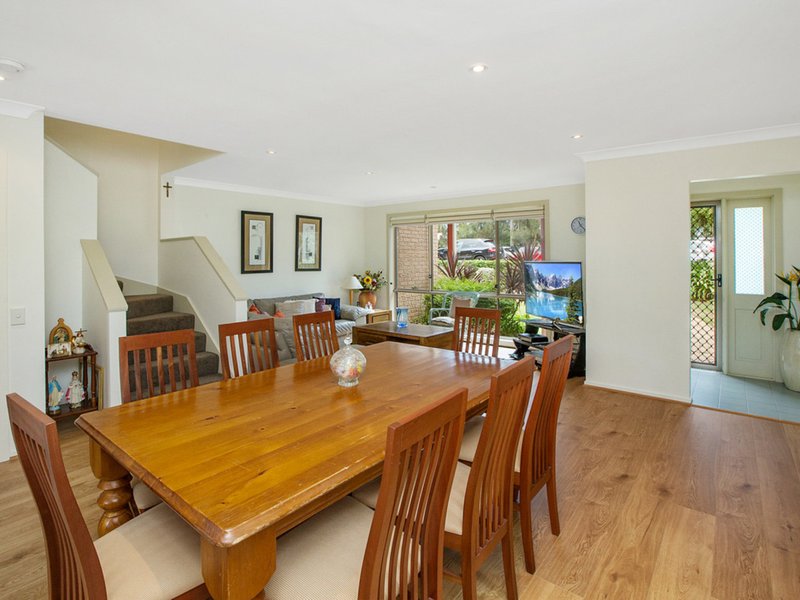 Photo - 1/4-10 Golf Avenue, Mona Vale NSW 2103 - Image 2