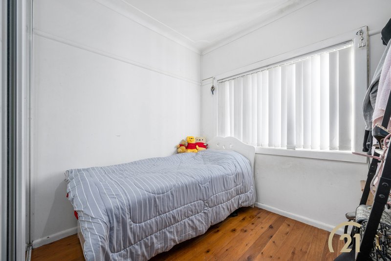 Photo - 14 - 14a Benelong Avenue, Smithfield NSW 2164 - Image 6