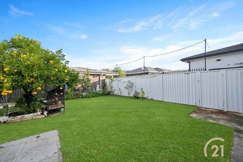 Photo - 14 - 14a Benelong Avenue, Smithfield NSW 2164 - Image 8