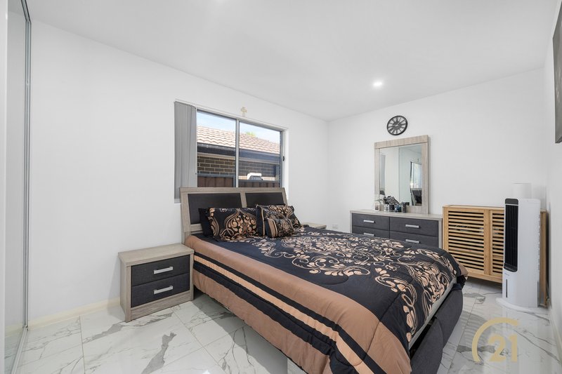 Photo - 14 - 14a Benelong Avenue, Smithfield NSW 2164 - Image 12