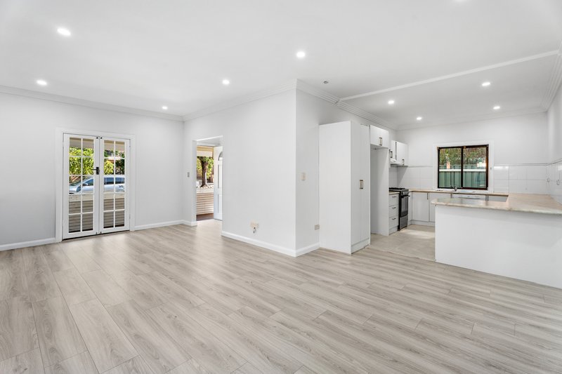 Photo - 14 & 14a Dent Street, Jamisontown NSW 2750 - Image 5