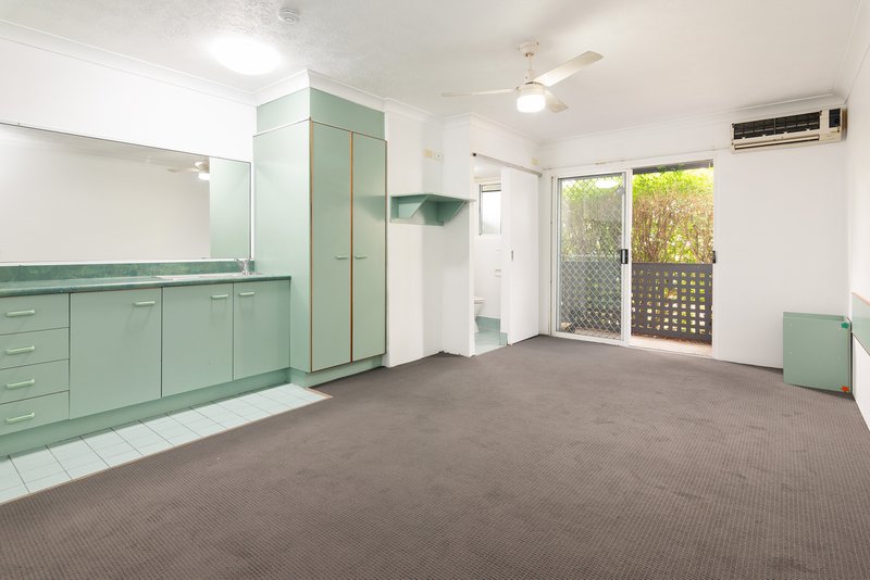 Photo - 14 & 15/592 Sandgate Road, Clayfield QLD 4011 - Image 3