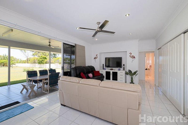 Photo - 14-16 Barr Place, Ningi QLD 4511 - Image 9