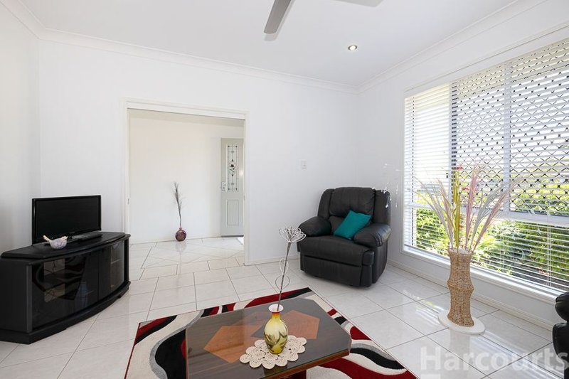 Photo - 14-16 Barr Place, Ningi QLD 4511 - Image 10