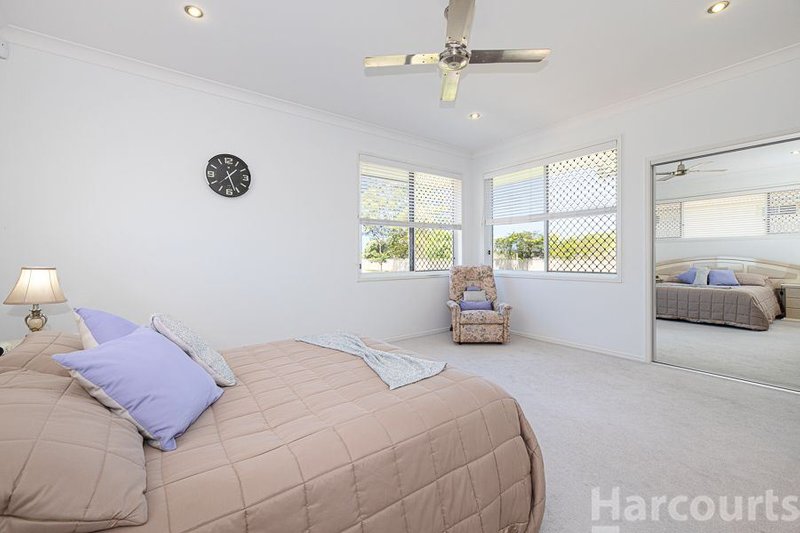 Photo - 14-16 Barr Place, Ningi QLD 4511 - Image 12