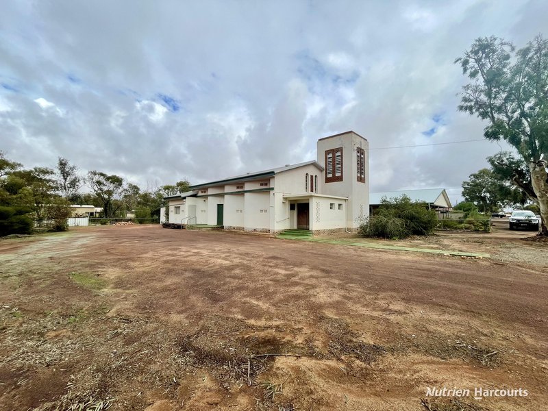 Photo - 14 - 16 Caulfield Road, Morawa WA 6623 - Image 2