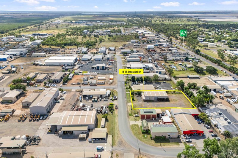 Photo - 14-16 Industrial Drive, Emerald QLD 4720 - Image 2