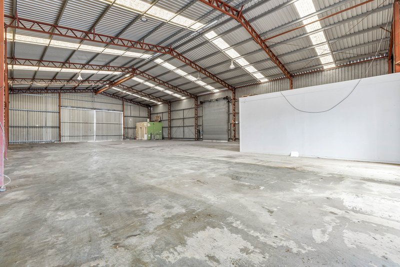 Photo - 14-16 Industrial Drive, Emerald QLD 4720 - Image 6