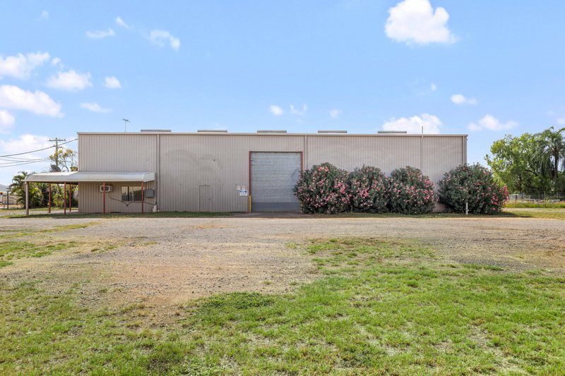Photo - 14-16 Industrial Drive, Emerald QLD 4720 - Image 9