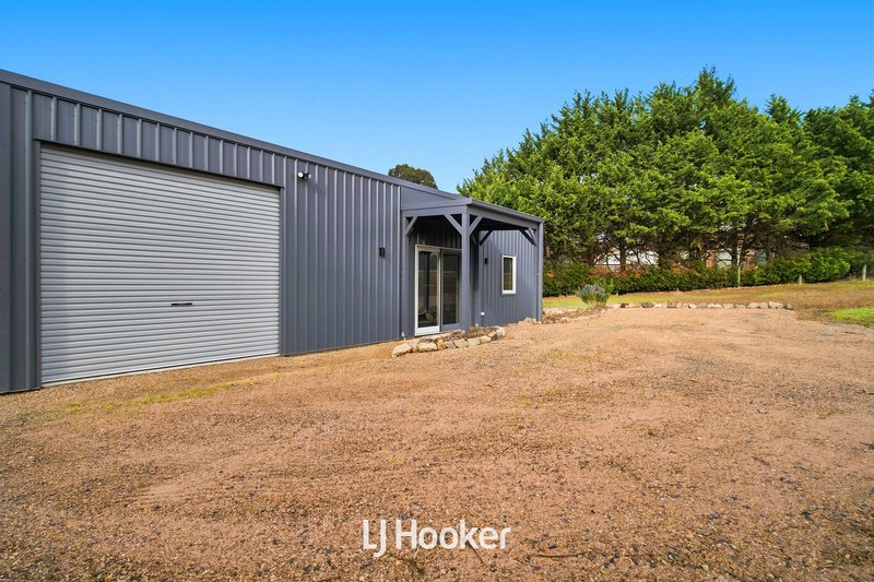 Photo - 14-16 Rockleigh Park Road, Narre Warren North VIC 3804 - Image 3