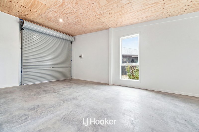 Photo - 14-16 Rockleigh Park Road, Narre Warren North VIC 3804 - Image 8