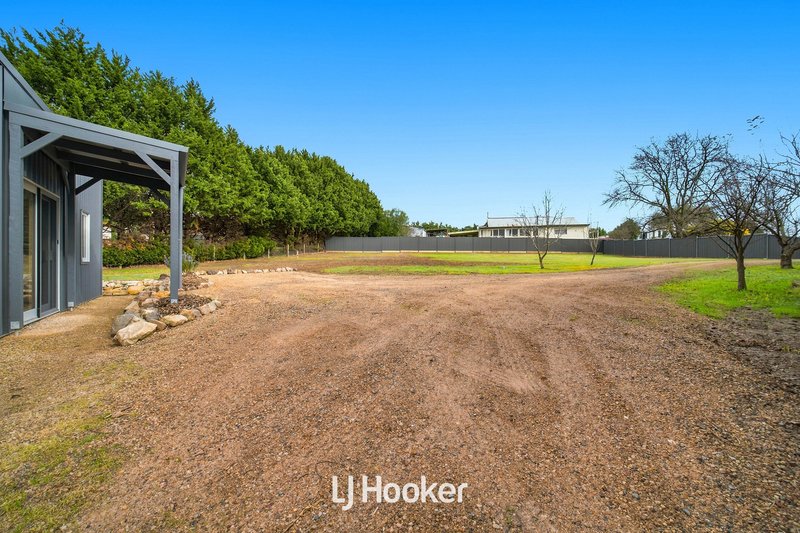 Photo - 14-16 Rockleigh Park Road, Narre Warren North VIC 3804 - Image 11