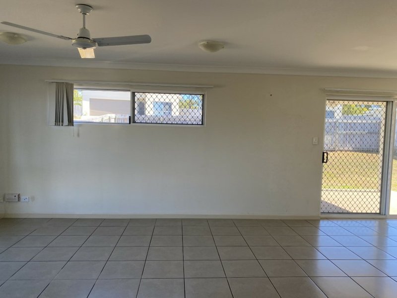 Photo - 14-16 Sapphire Cres , Bowen QLD 4805 - Image 4