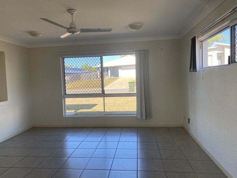 Photo - 14-16 Sapphire Cres , Bowen QLD 4805 - Image 7