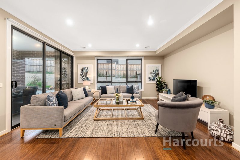 Photo - 14 Aberdeen Way, Wantirna VIC 3152 - Image 2