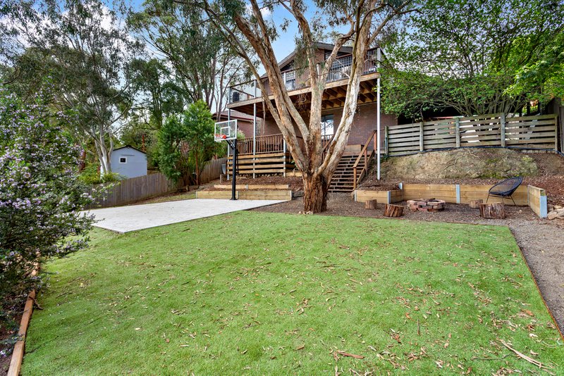 Photo - 14 Acheron Crescent, Eltham North VIC 3095 - Image 3