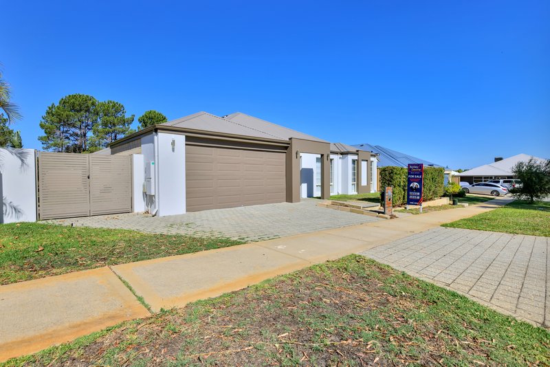 Photo - 14 Adenine Bend, Piara Waters WA 6112 - Image 21