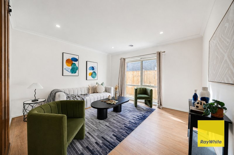 Photo - 14 Adenmore Circuit, Deanside VIC 3336 - Image 8