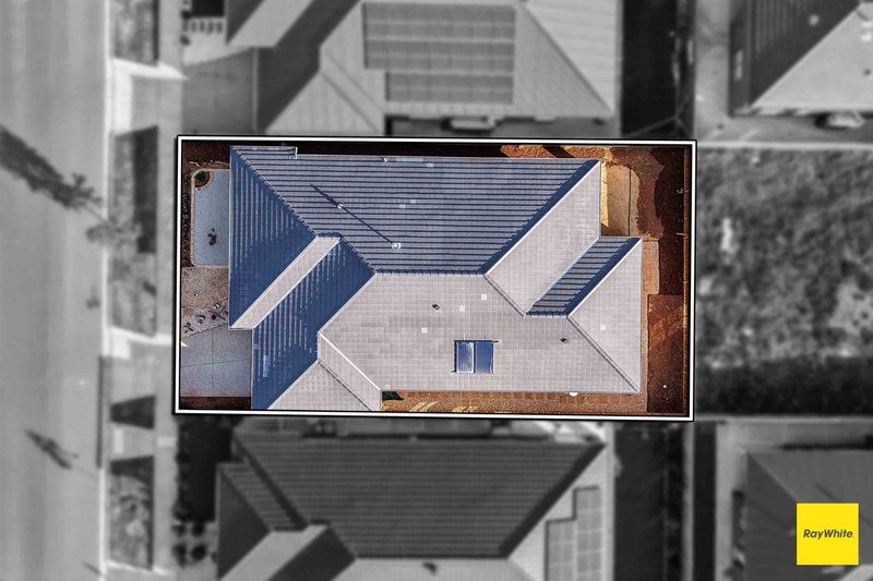 Photo - 14 Adenmore Circuit, Deanside VIC 3336 - Image 21