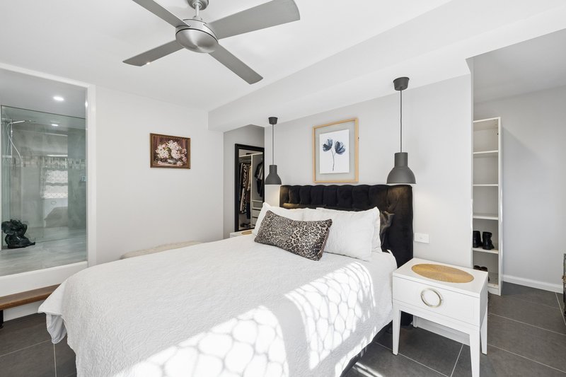 Photo - 14 Agnes Street, Holland Park West QLD 4121 - Image 9