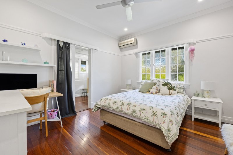 Photo - 14 Agnes Street, Holland Park West QLD 4121 - Image 11