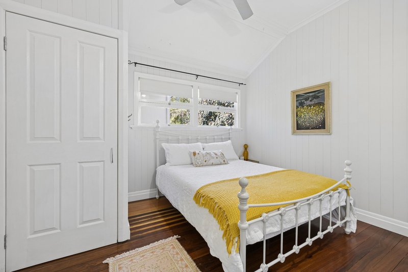 Photo - 14 Agnes Street, Holland Park West QLD 4121 - Image 12