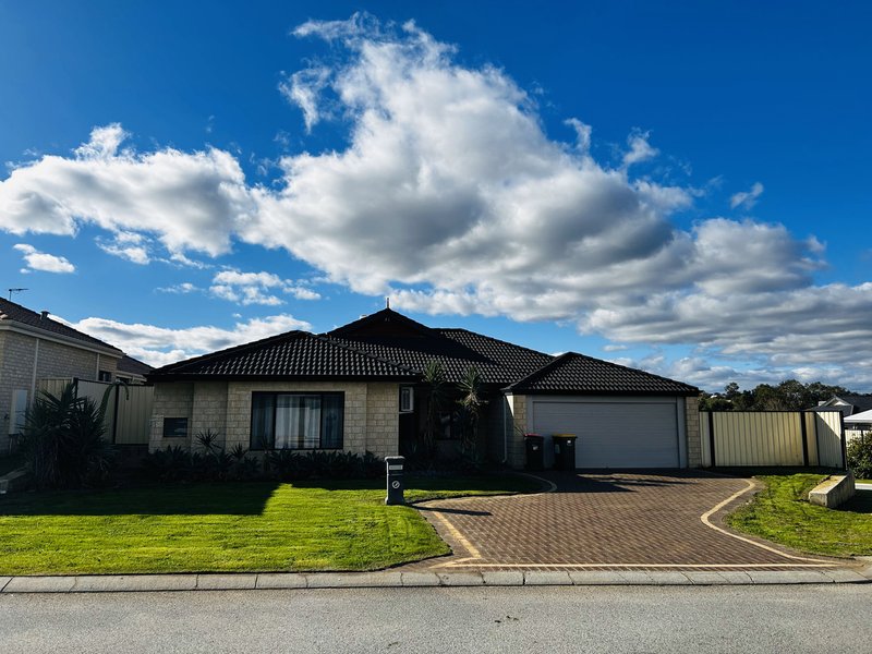 14 Airlie Chase, Clarkson WA 6030