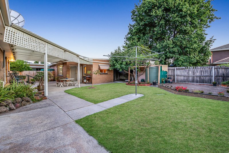 Photo - 14 Albany Drive, Mulgrave VIC 3170 - Image 10