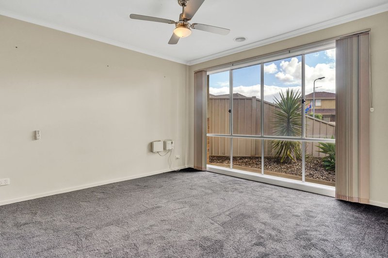 Photo - 14 Alice Close, Bacchus Marsh VIC 3340 - Image 8