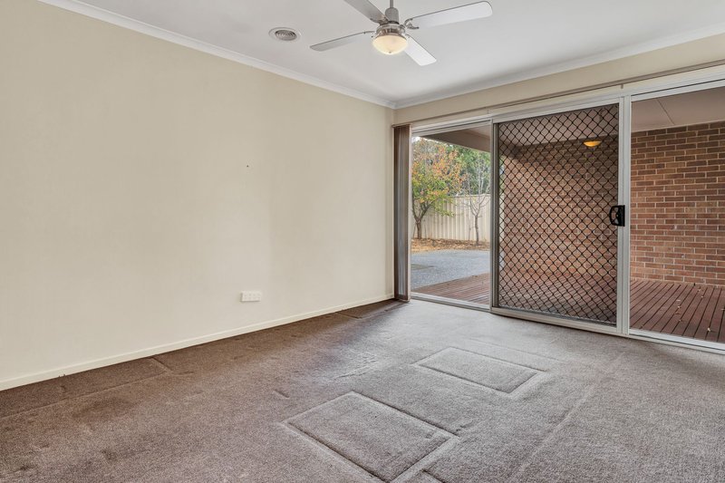 Photo - 14 Alice Close, Bacchus Marsh VIC 3340 - Image 9