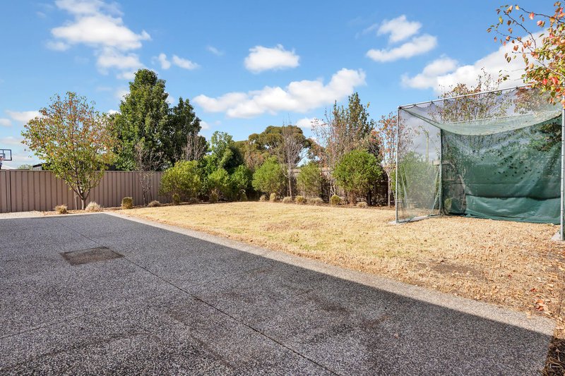 Photo - 14 Alice Close, Bacchus Marsh VIC 3340 - Image 11