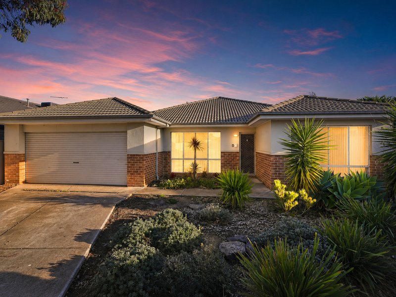 Photo - 14 Alice Close, Bacchus Marsh VIC 3340 - Image 1