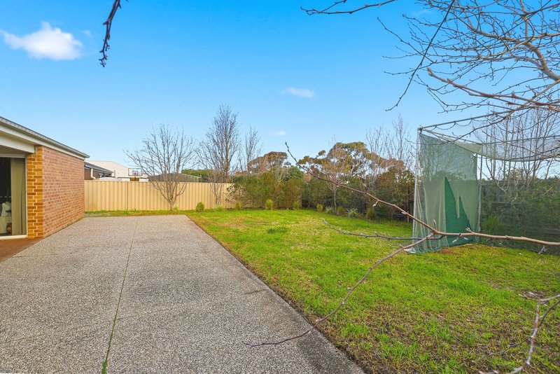 Photo - 14 Alice Close, Bacchus Marsh VIC 3340 - Image 22