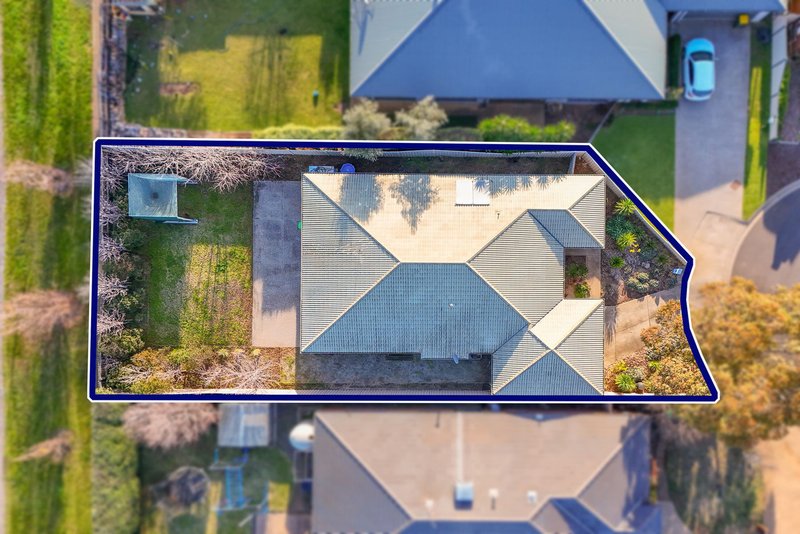 Photo - 14 Alice Close, Bacchus Marsh VIC 3340 - Image 23