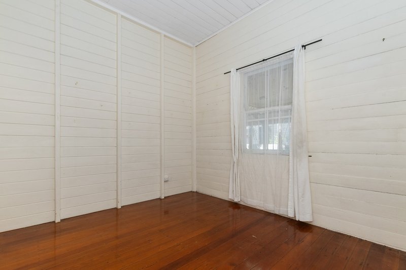 Photo - 14 Allen Street, South Townsville QLD 4810 - Image 8